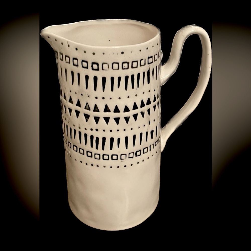 Gallery Pitcher